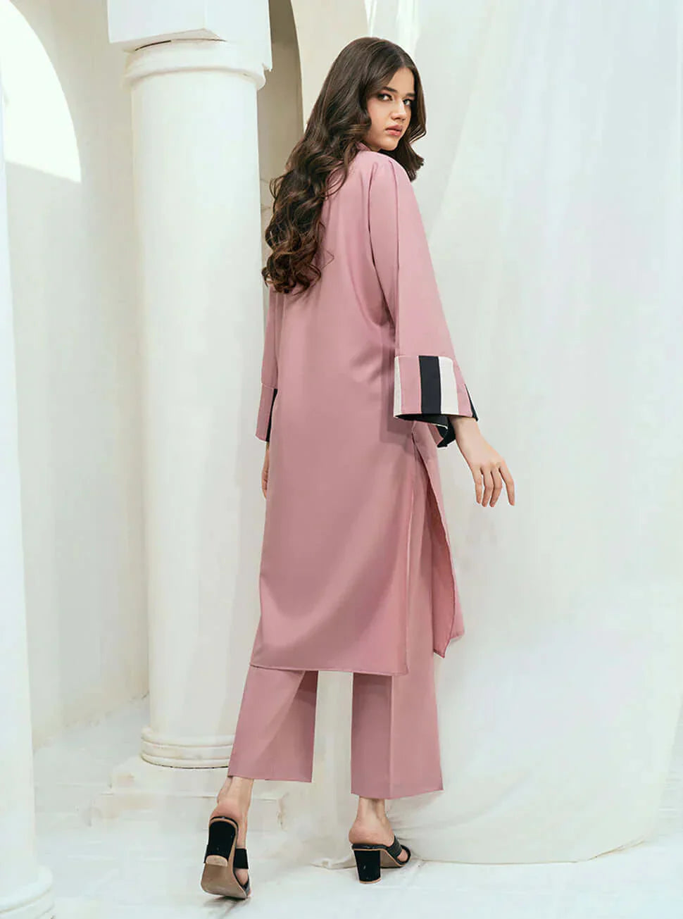 Khaddar Carnation Set GUL023