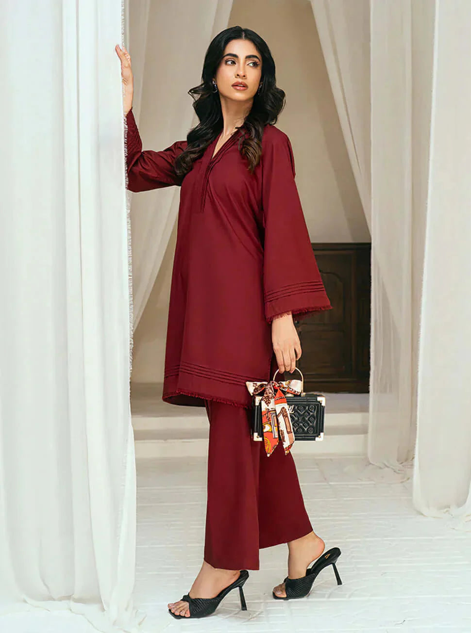 Khaddar Scarlet Set GUL020